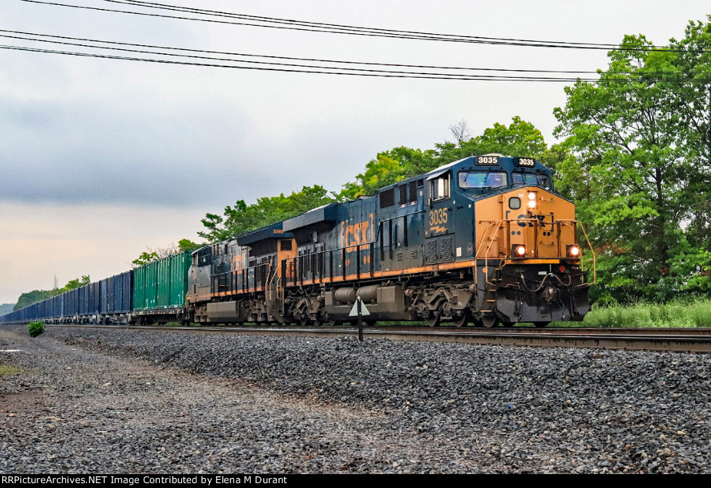 CSX 3035 on M-405